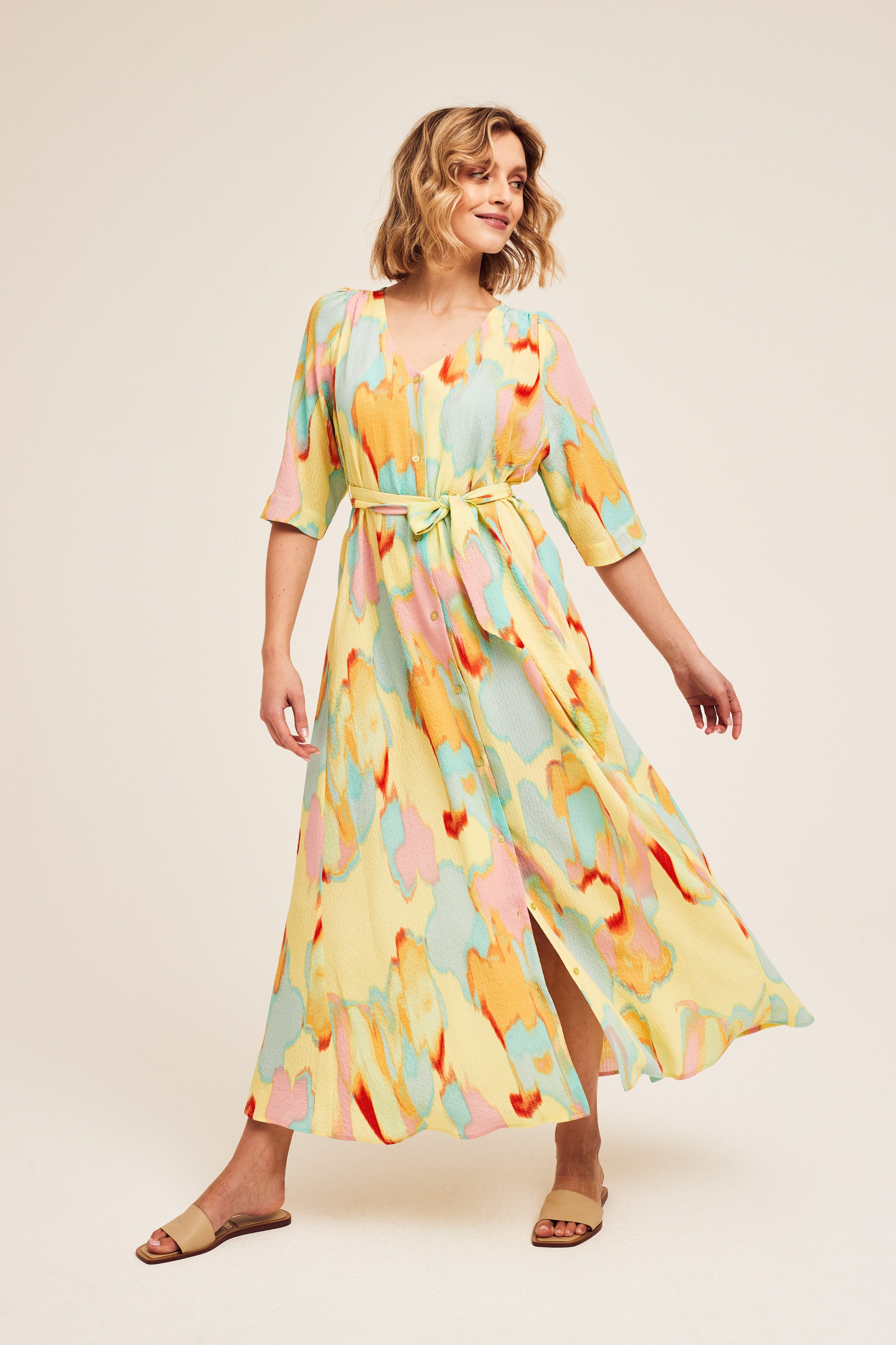 koper Rafflesia Arnoldi Stereotype MICKOR - midi jurk - geel | CKS Fashion