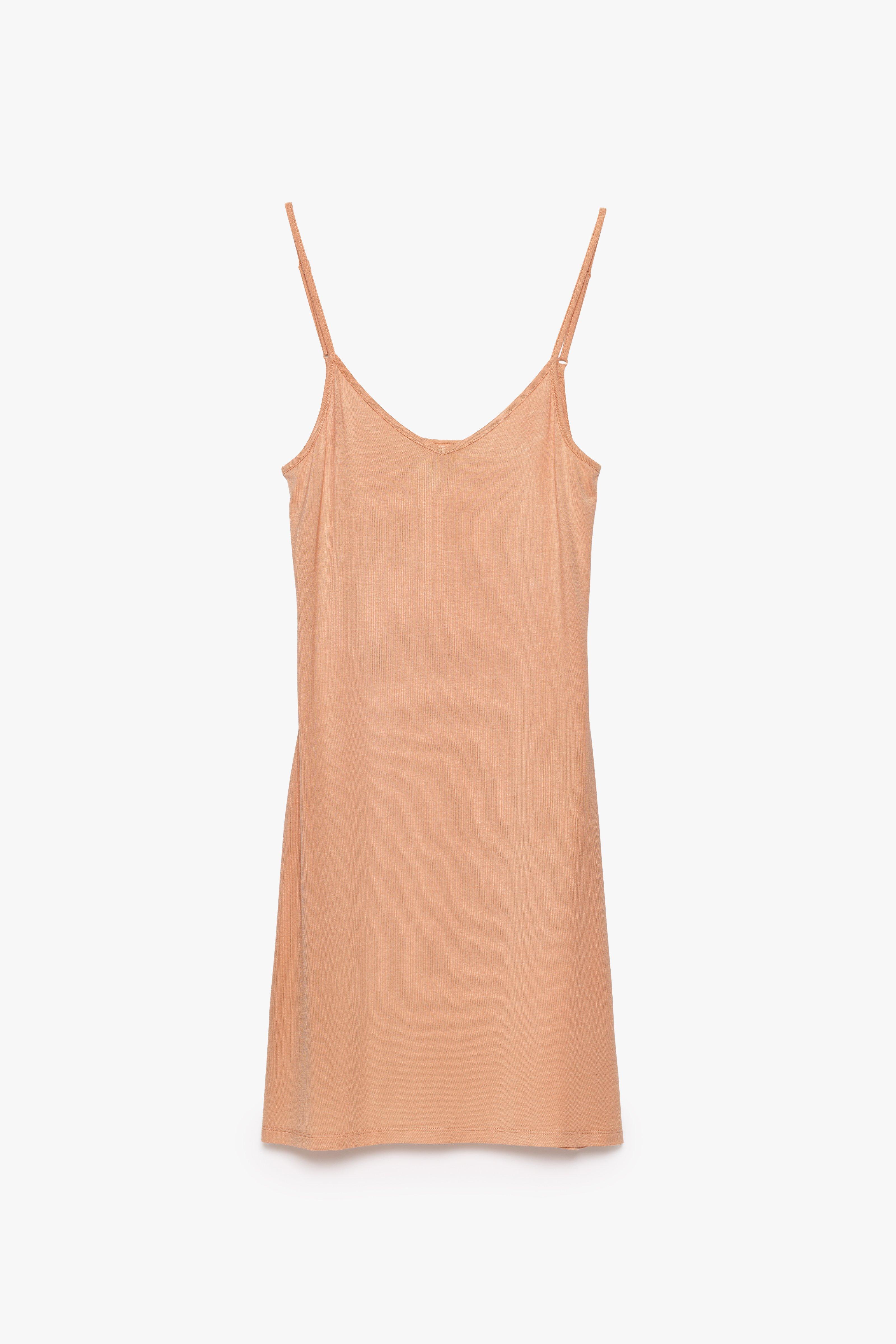 UNDERDRESS