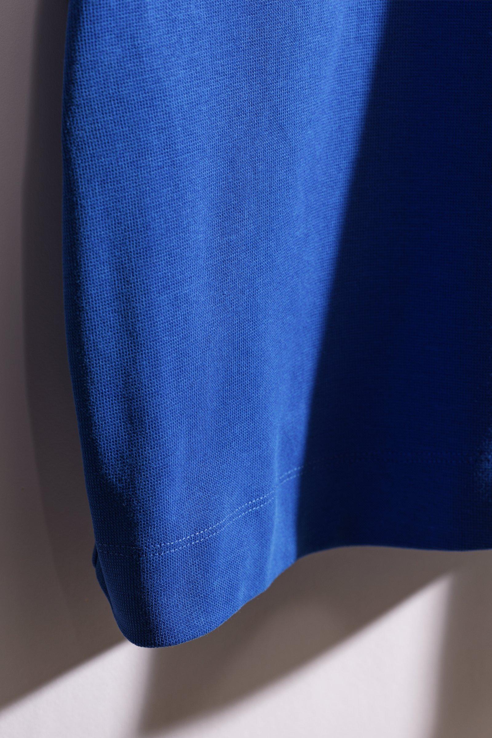 CKS - SABA - mouwloze top - felblauw