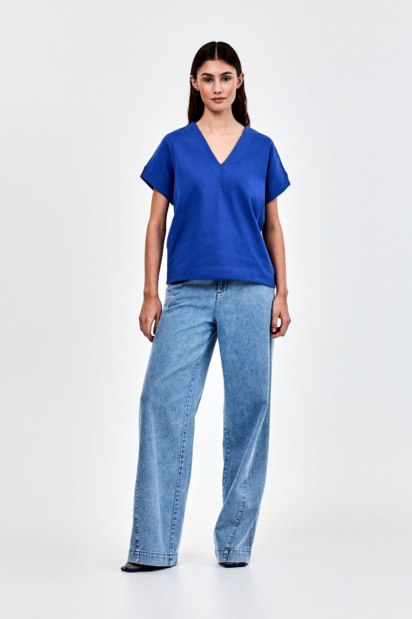 CKS - SABA - mouwloze top - felblauw