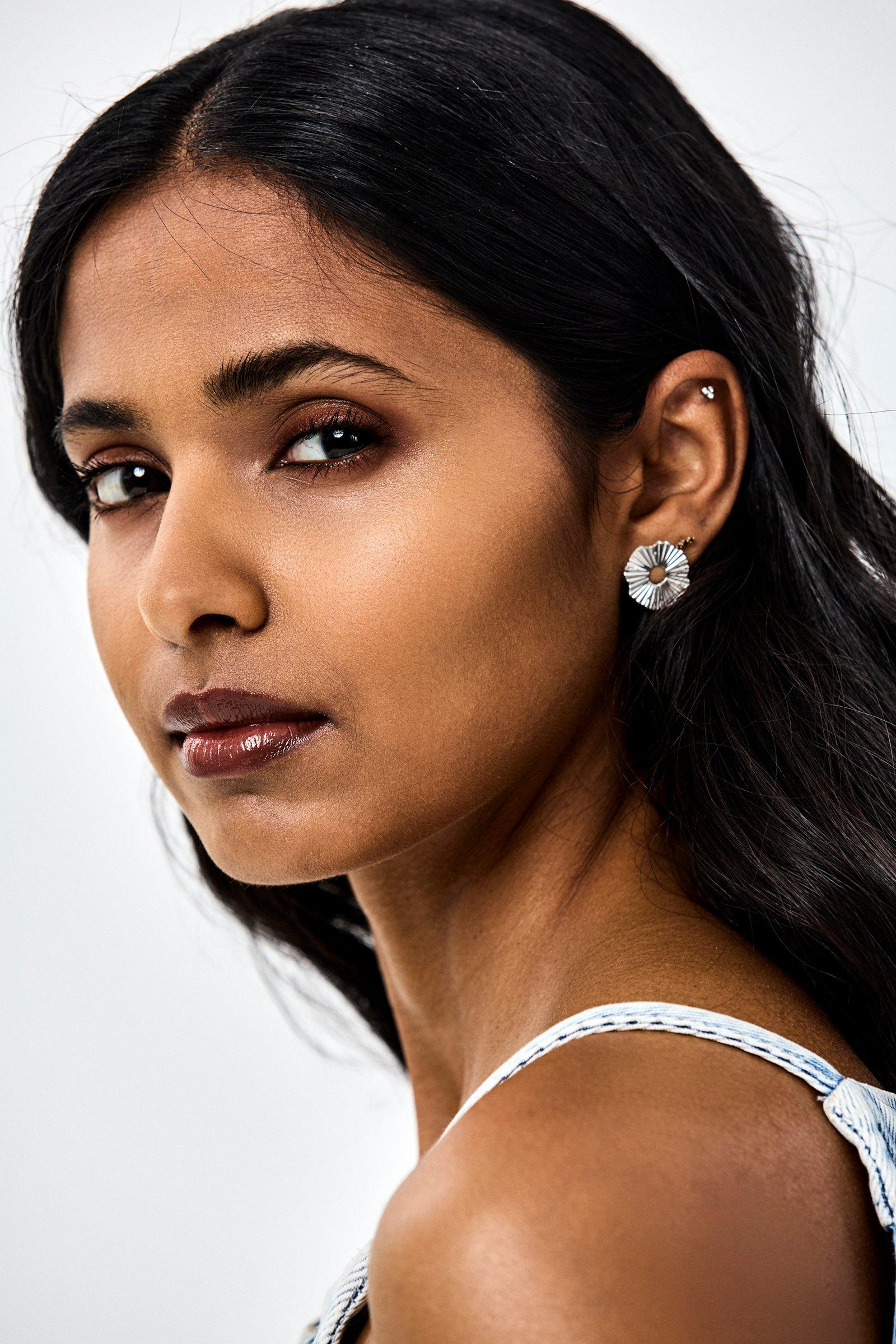 CKS - ERFOLG - oorbellen - lichtgrijs